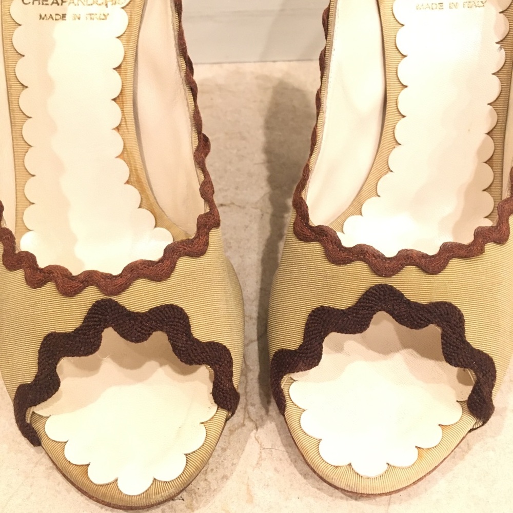 Moschino gingerbread cookie ric rac scalloped pump - Picture 6 of 9